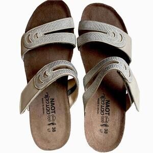 Naot women's slide on Sandals gold & metallic size‎ 38 EUC